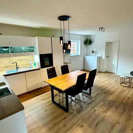 Adenauer Forst Ring Apartment *
