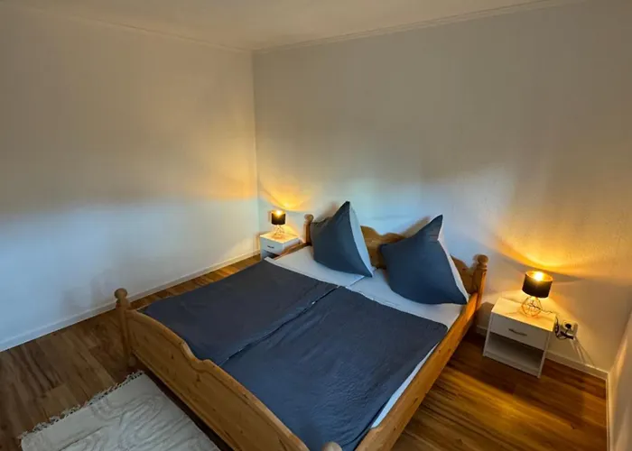 Adenauer Forst Ring Apartment